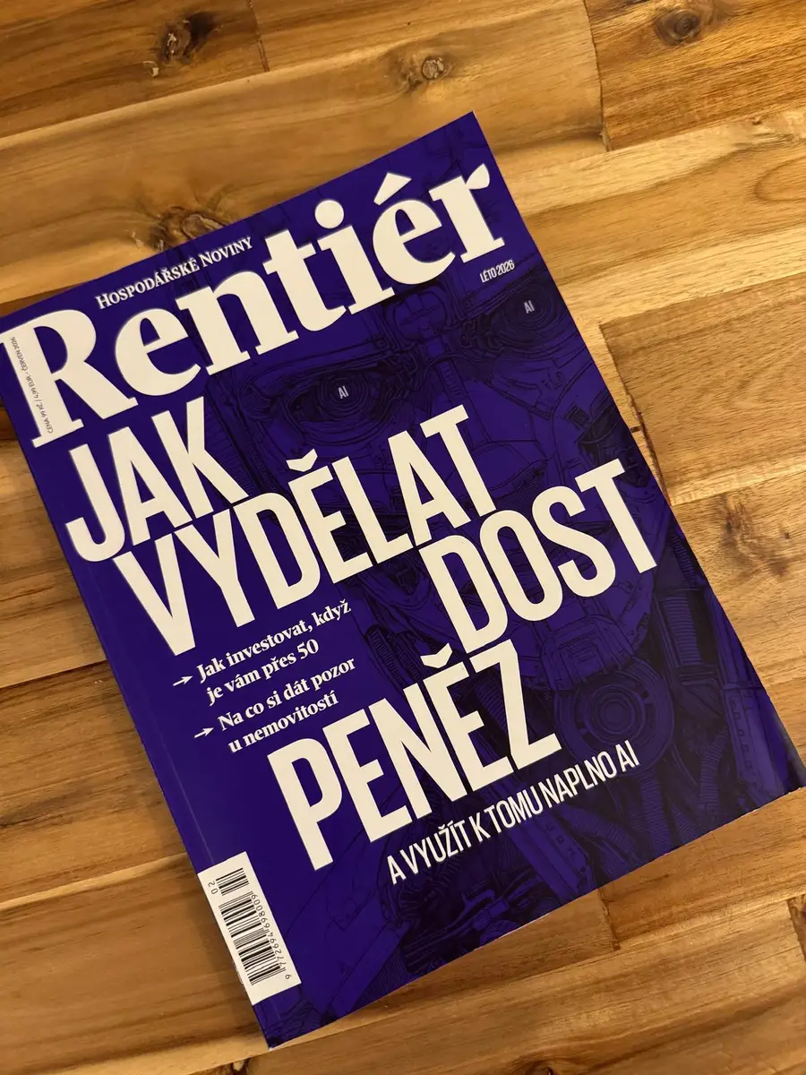Tištěné vydání magazínu Rentiér od Hospodářských novin na stole